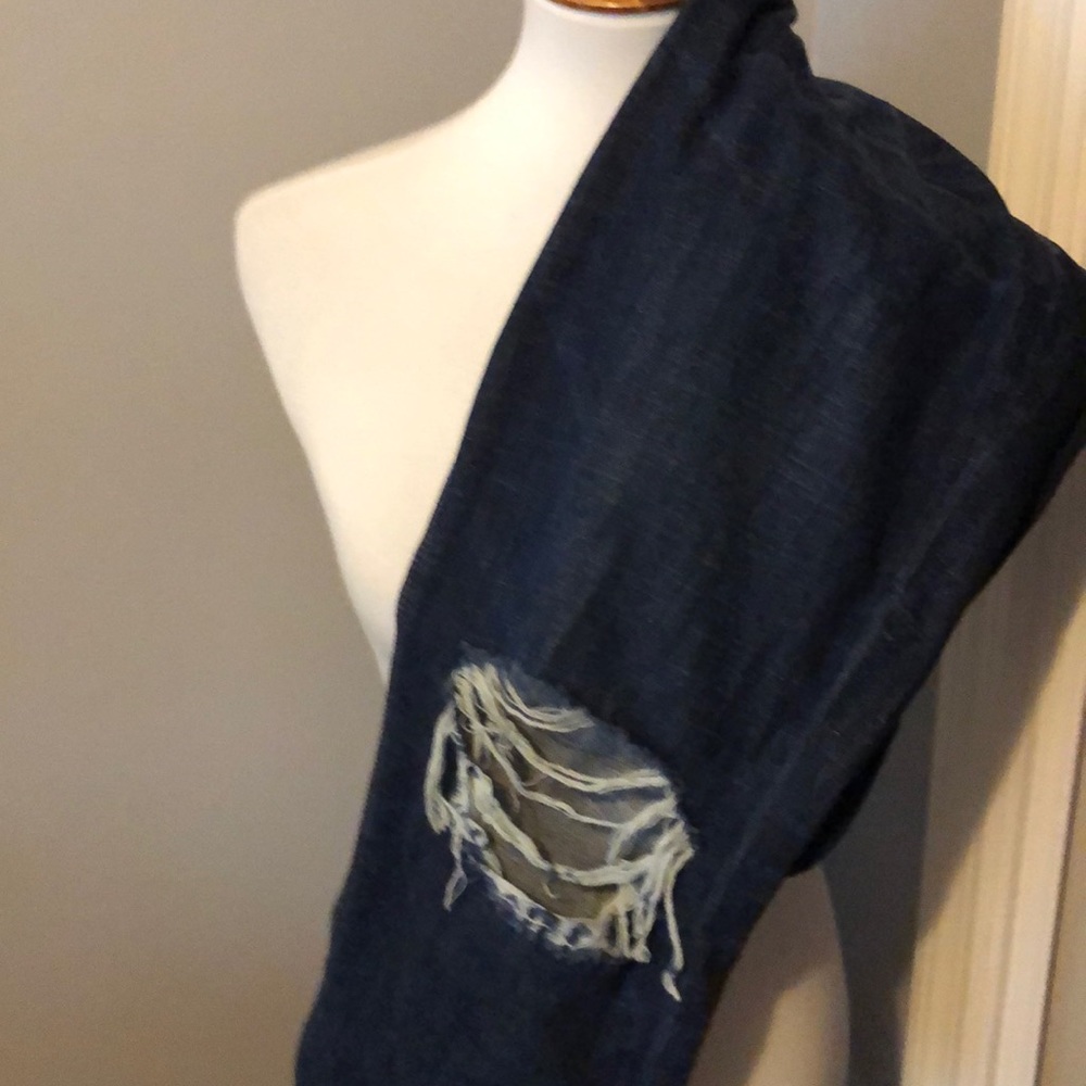 American Eagle Button Front Dark Wsh Distressed 14